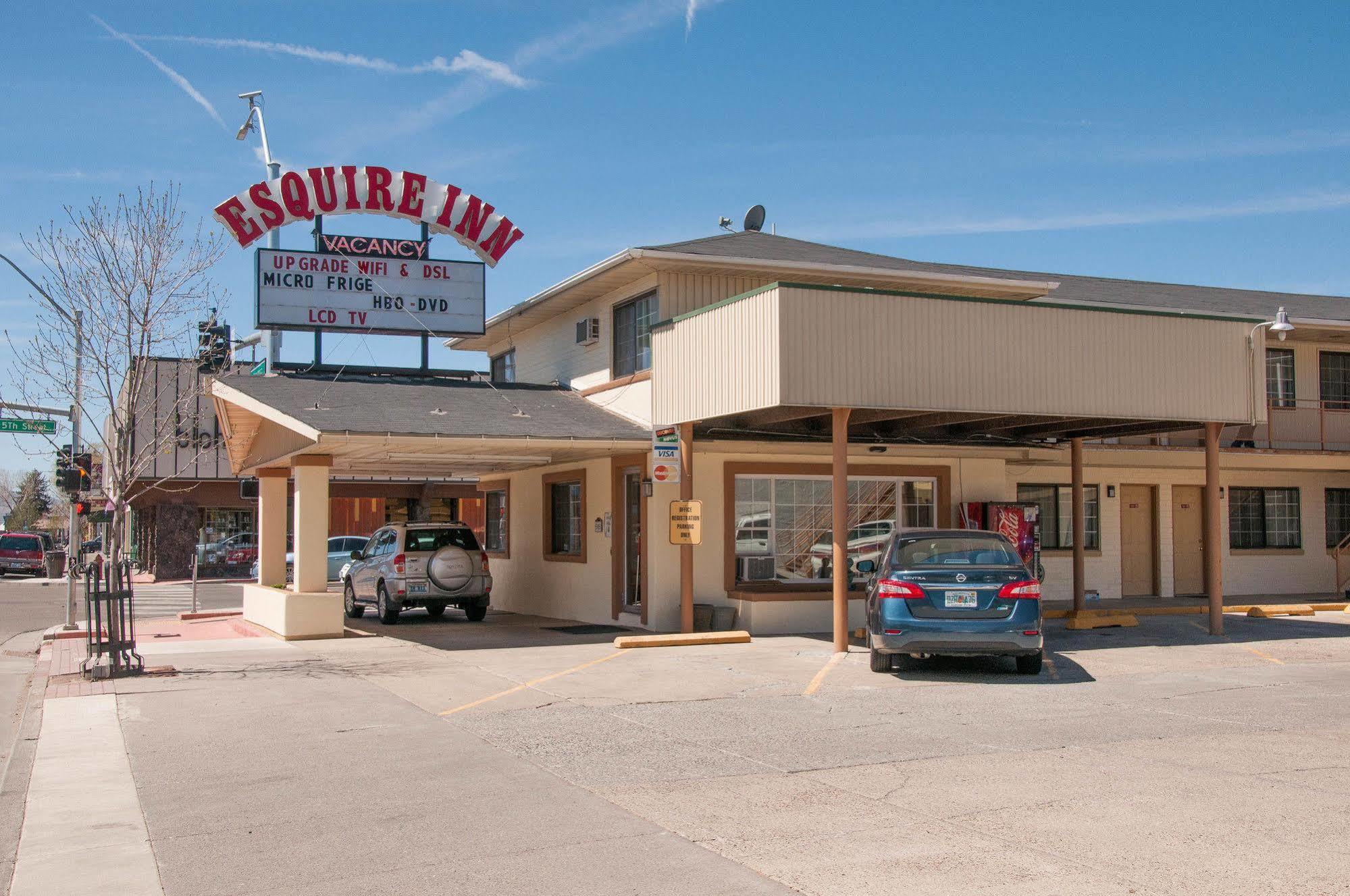 Esquire Motel 2*