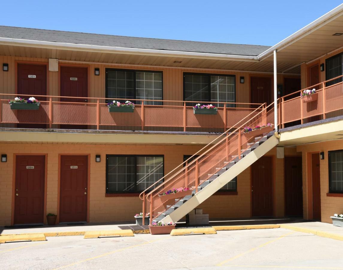 Esquire Motel Elko